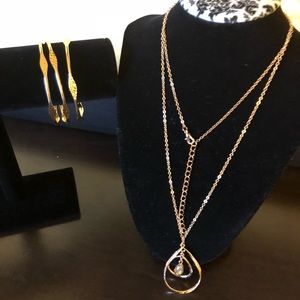 Necklace and bracelet set